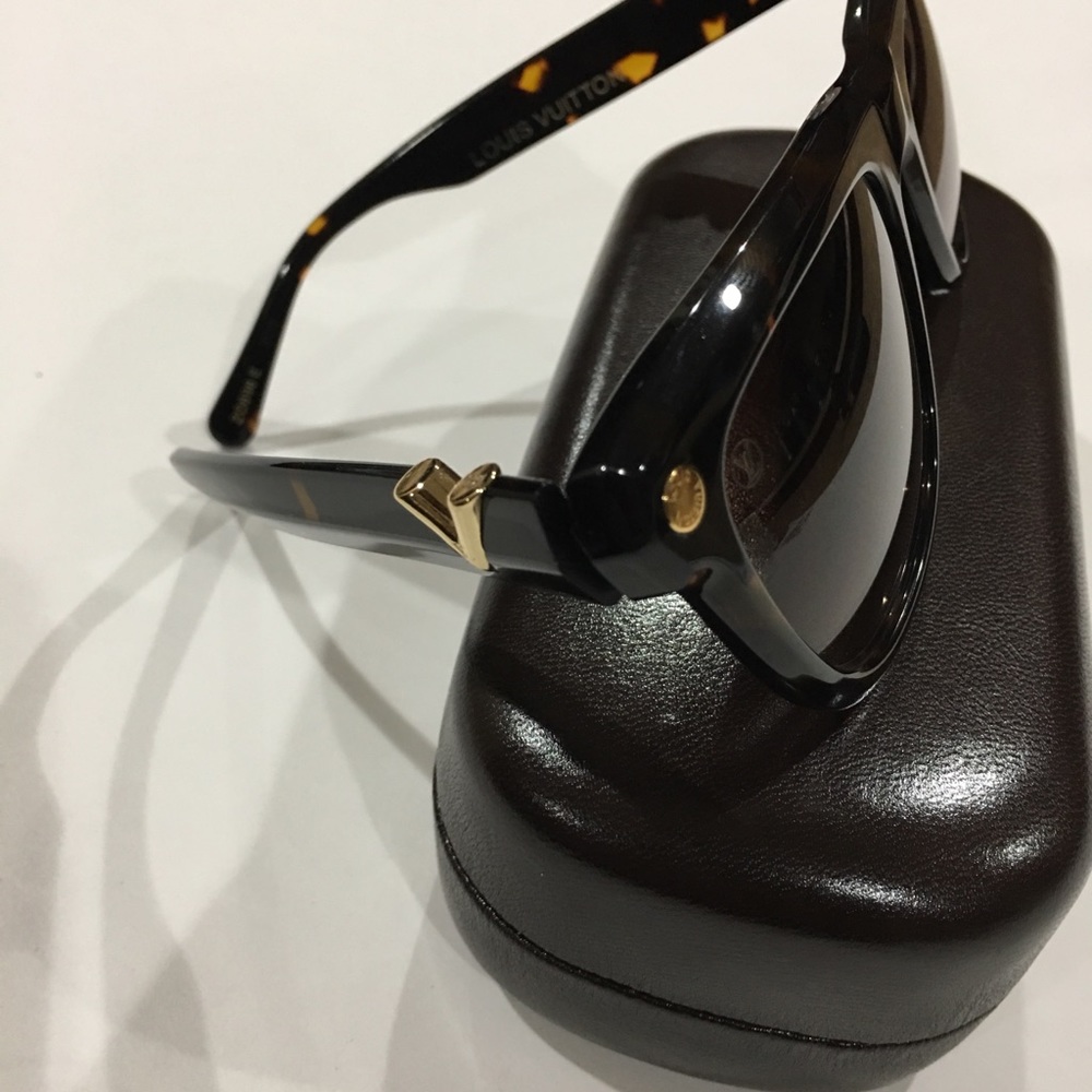Tortoiseshell Acetate Sunglasses - Picture 3 of 5